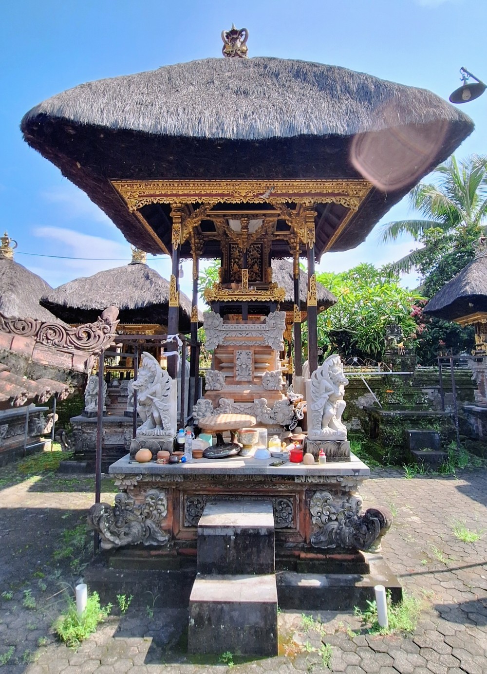 Pelinggih pepelik sari